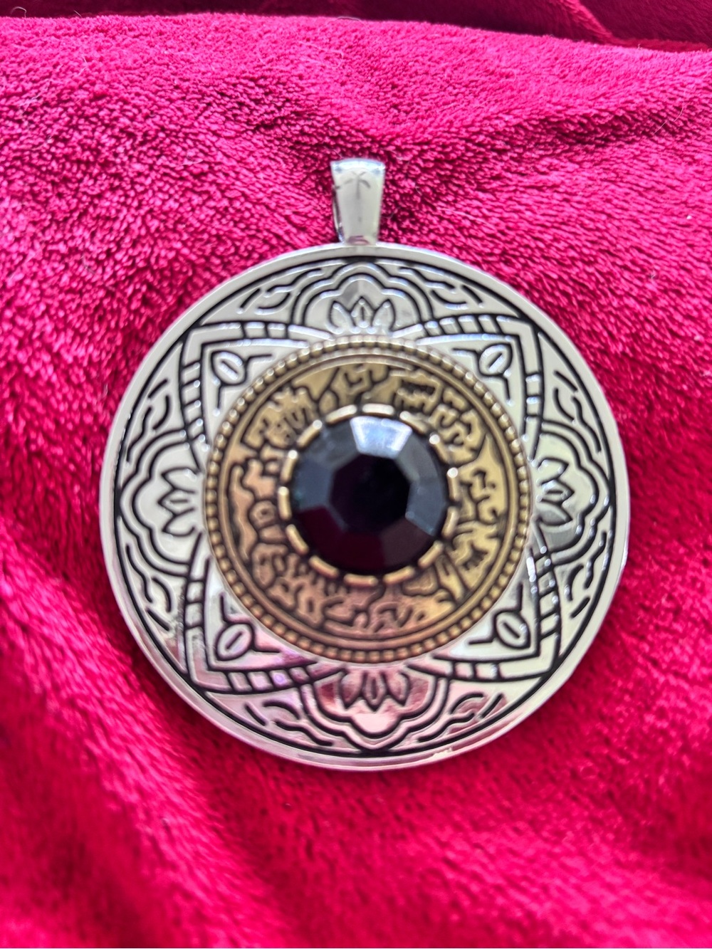 Intricate Silver-Tone Pendant with Black Stone Magnet Ball Clasp 2.5” (no chain)